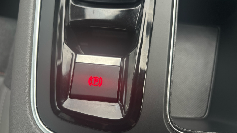 Citroen C5 Aircross 1.6 Plug-in Hybrid 225 Shine Plus 5dr e-EAT8 Hatchback